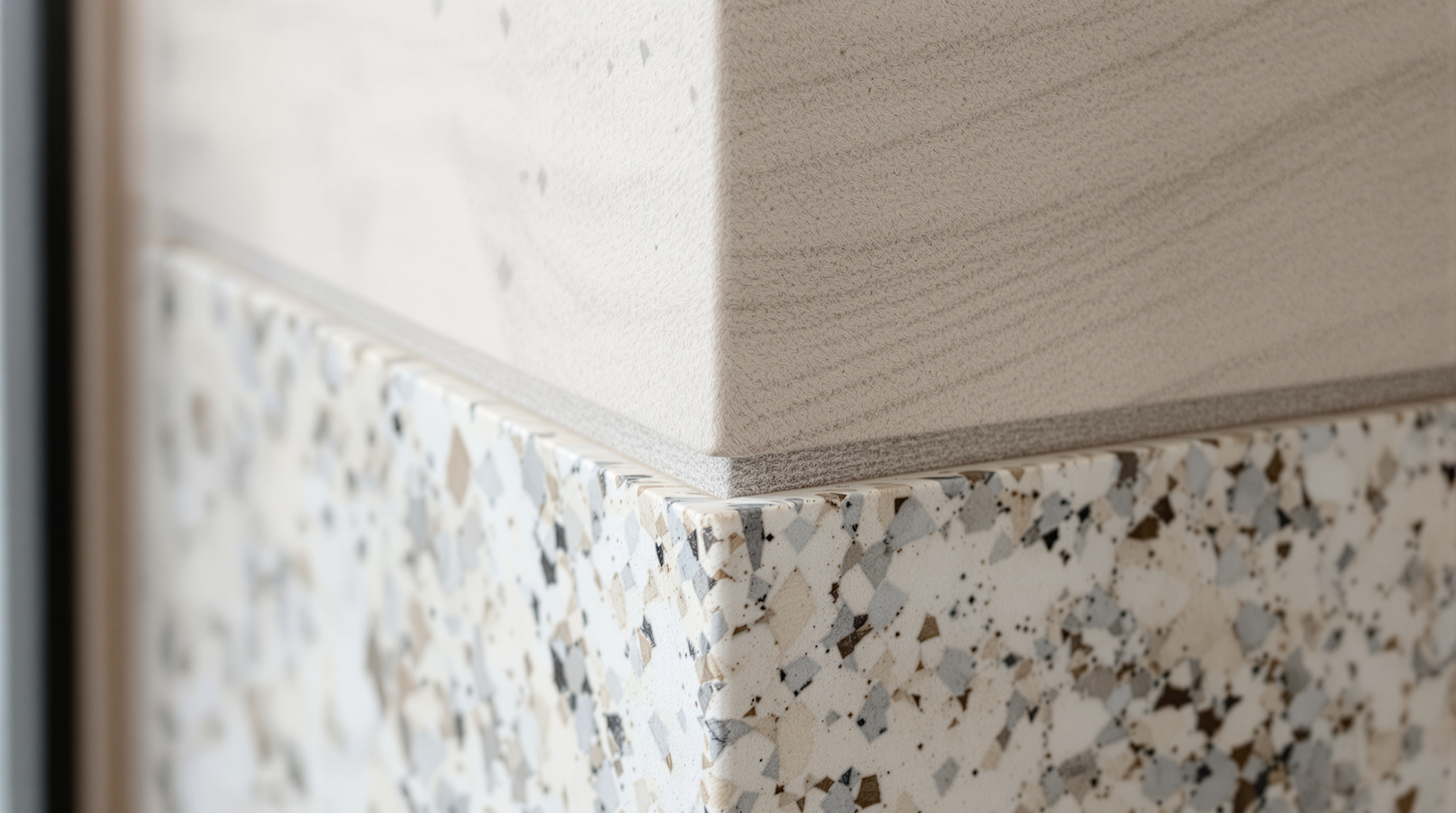 Detalhe de acabamento em casa conceito: materiais nobres com foco em design integrado