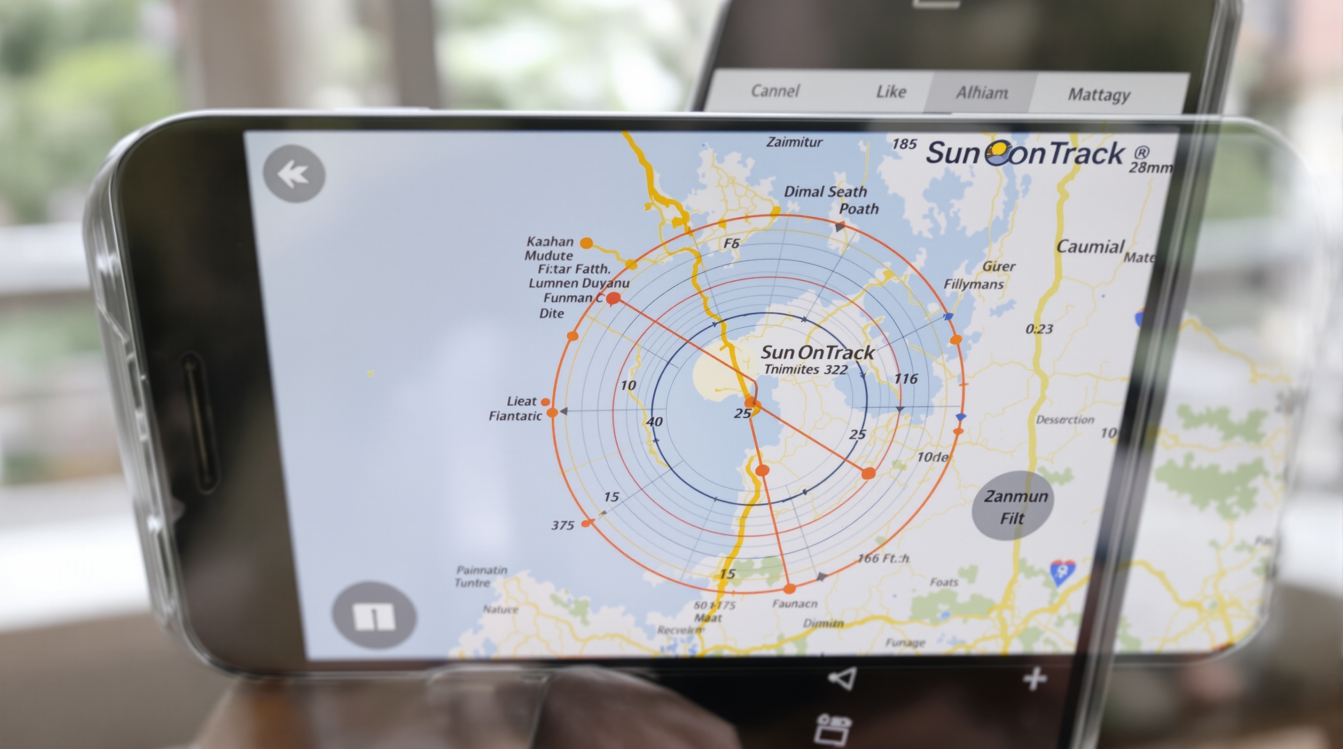 App SunOnTrack exibindo trajetória solar com azimute e altura para análise de insolação