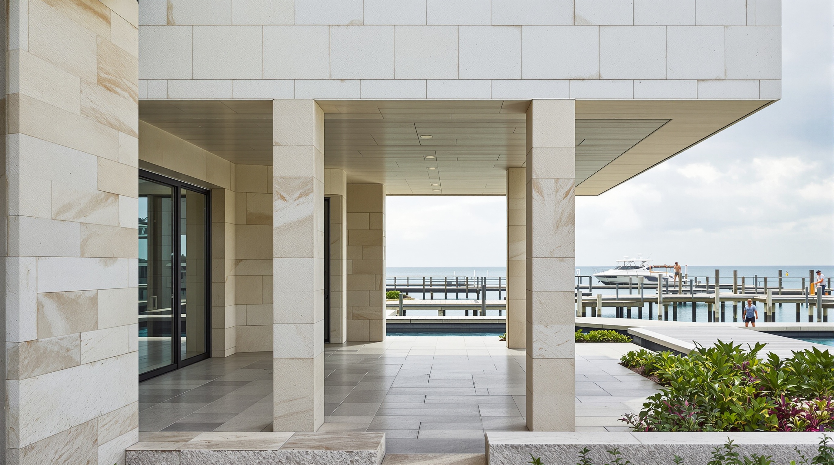 Casa de luxo frente ao oceano em Jupiter Inlet Colony com dock privado